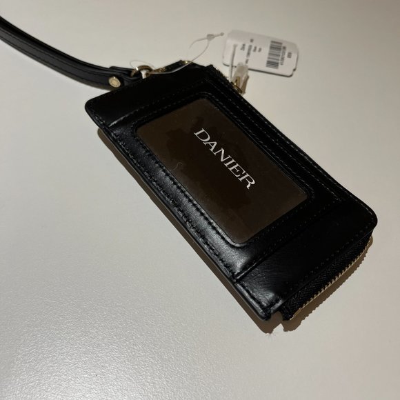 Danier Leather Wristlet/Wallet in Black - Brand New With Tags - Picture 3 of 3